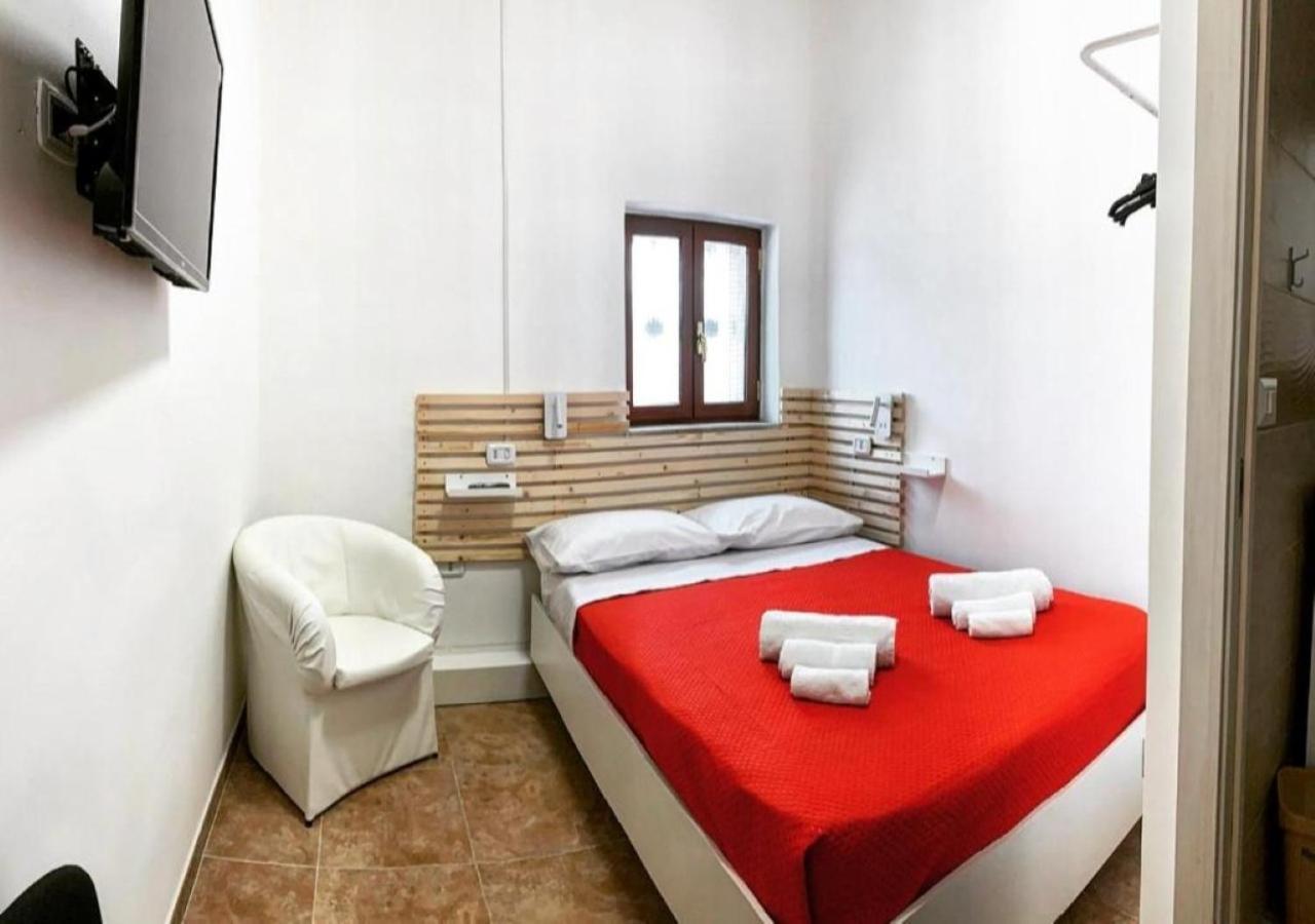 Miris Home Fast And Comfortable With Self Check In 8 Minutes Walk Near Naples Airport 外观 照片