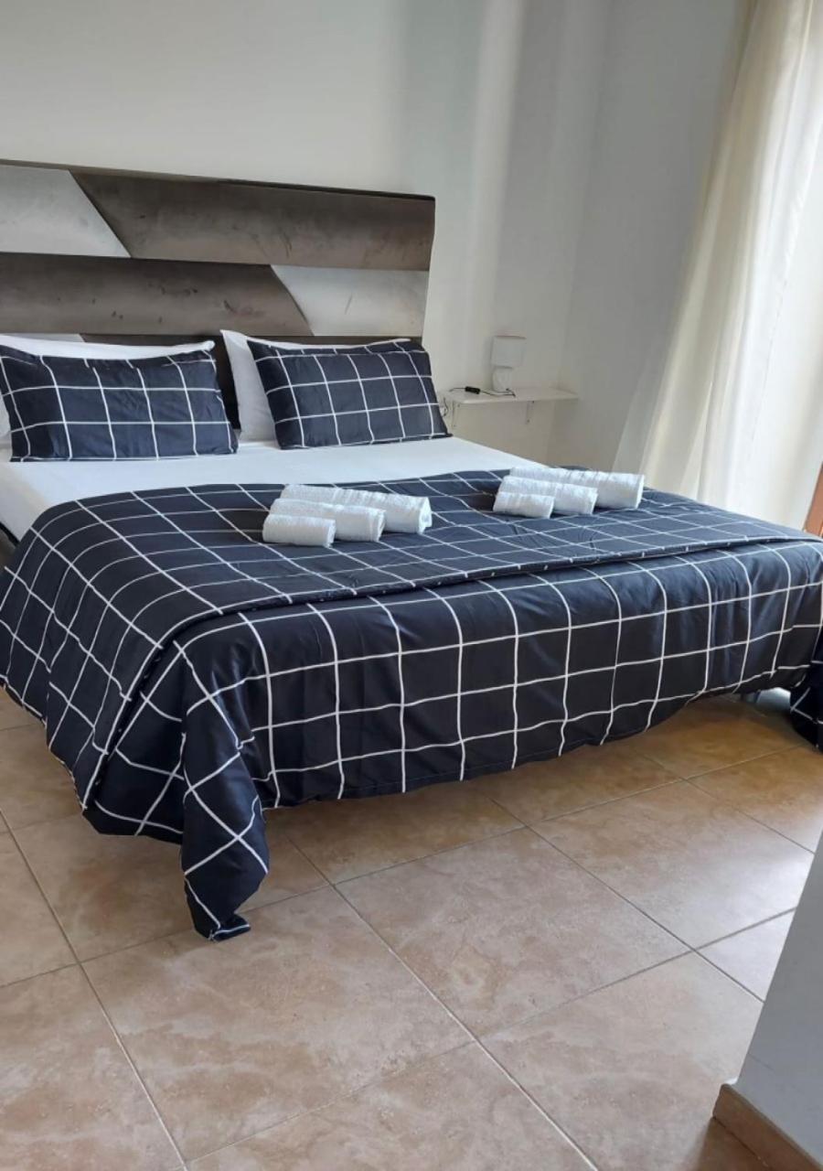Miris Home Fast And Comfortable With Self Check In 8 Minutes Walk Near Naples Airport 外观 照片