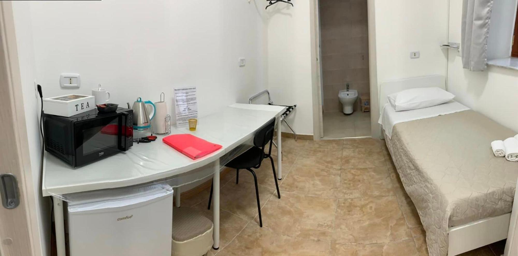Miris Home Fast And Comfortable With Self Check In 8 Minutes Walk Near Naples Airport 外观 照片